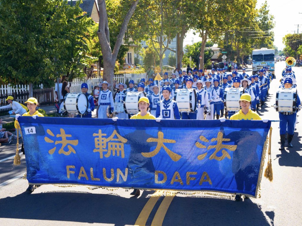 Image for article แคลิฟอร์เนีย สหรัฐอเมริกา : ฝ่าหลุนต้าฝ่าสร้างผลกระทบใหญ่จากขบวนพาเหรดซิลิคอนวัลเลย์