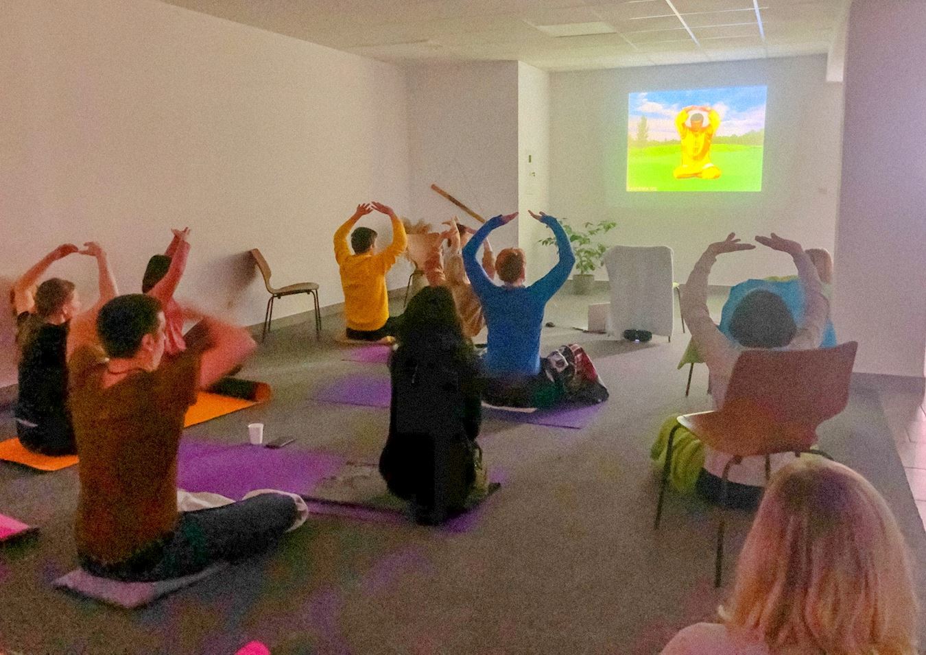 Image for article ยูเครน : ผู้คนได้รับประโยชน์จากการเข้าร่วมเวิร์กช็อปแนะนำฝ่าหลุนต้าฝ่า