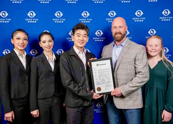 Image for article เจ้าหน้าที่ออสเตรเลีย ยุโรป และอเมริกาชื่นชมเสินยวิ่น : 