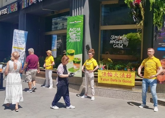 Image for article โรมาเนีย : ประชาชนประณามการประทุษร้ายฝ่าหลุนต้าฝ่าในงานที่จัดขึ้นที่ Bucharest และ Constanța