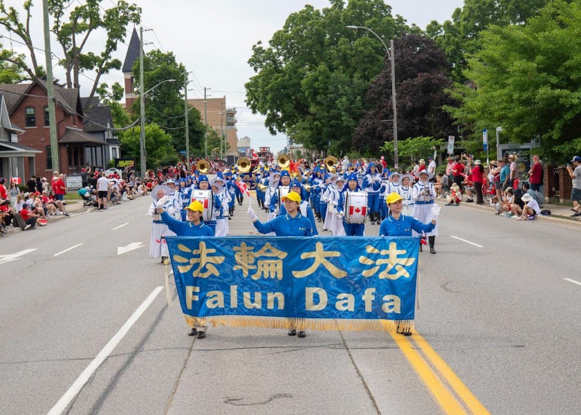 Image for article ฝ่าหลุนต้าฝ่าเป็นที่ต้อนรับในงานวันขาติแคนาดาที่ Aurora