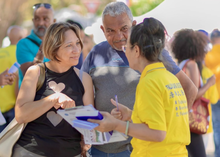 Image for article เกาะ Réunion ฝรั่งเศส : แนะนําฝ่าหลุนต้าฝ่าและสร้างความตระหนักรู้เกี่ยวกับการประทุษร้ายในงานที่ La Possession